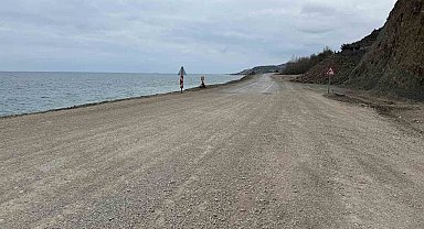 Heyelan sonrası kapanan yol yeniden ulaşıma açıldı