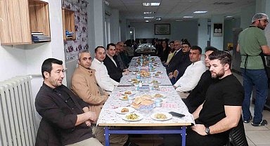 Hisarcık Kaymakamı Erkan Atam, iftar sofrasında öğrencilerle buluştu