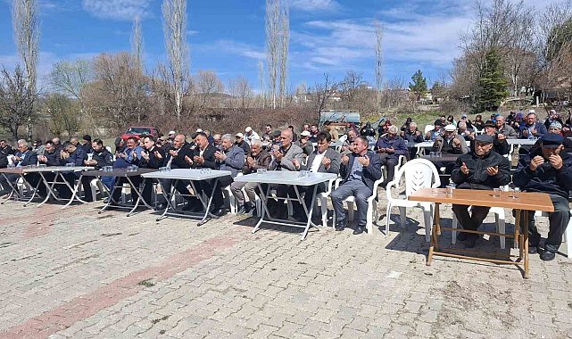 Hisarcık'ta depremde hayatını kaybedenler için mevlit ve hayır yemeği