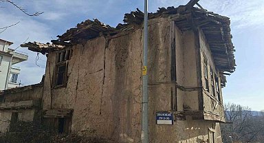 Hisarcık'ta kültür varlığı statüsündeki binalar risk oluşturuyor