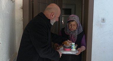 Hizmetleriyle gönüllerde taht kuran Başkan Çolakbayrakdar'a dualarla teşekkür