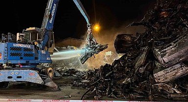 Hurdacılarda yangın paniği: Hurda araçlar alev aldı