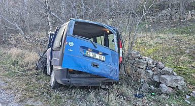 Hurdaya dönen araçlarda 1 kişi öldü, bir kişi yaralandı