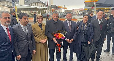 İçişleri Bakanı Çiftçi, AK Parti Ağrı İl Başkanlığını ziyaret etti