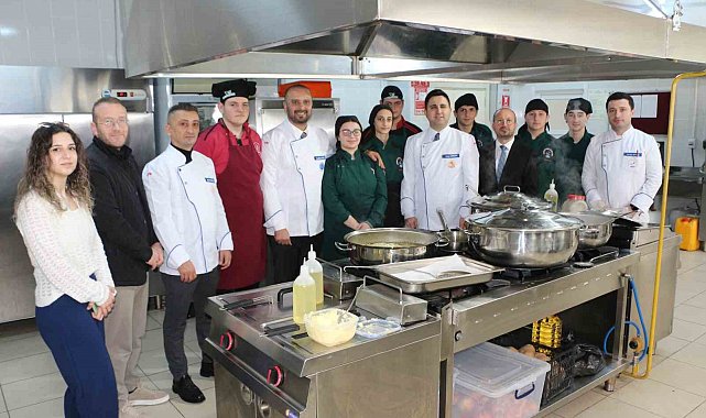 İftar hazırlığı yapamayan muhtaç ailelerin iftarı lise öğrencilerinden