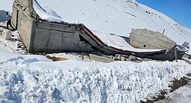 Iğdır'da ahır çöktü: Hayvanların önceden çıkarılması facianın önüne geçti