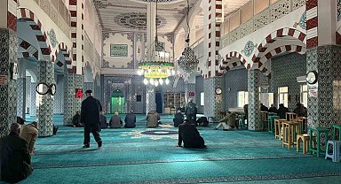 Iğdır'da Caferi camilerinde Hamaney ve hayatını kaybedenler için dualar okundu