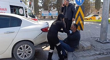 İki otomobilin çarpışması sonucu 1 kişi yaralandı