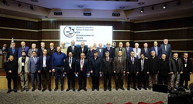 İlahiyat Fakültesinin 55. kuruluş yılı sempozyumu ve mezun buluşması gerçekleştirildi