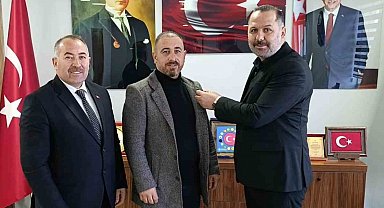 İlçe Başkanlığında istifa ederek AK Partiye katıldı