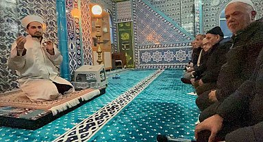 İmamın cemaate telefon tepkisi