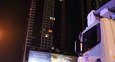 İran, Bahreyn'de otel ve 2 konutu hedef aldı