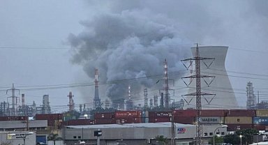 İran, İsrail'deki Hayfa Petrol Rafinerisi'ni hedef aldı