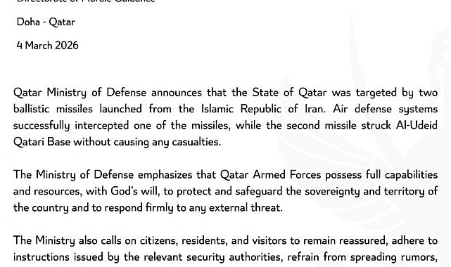 İran, Katar'daki ABD üssünü balistik füzeyle vurdu