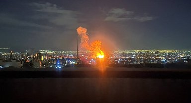 İran'da Radyo ve Televizyon Kurumu binası vuruldu, yayınlar kesildi