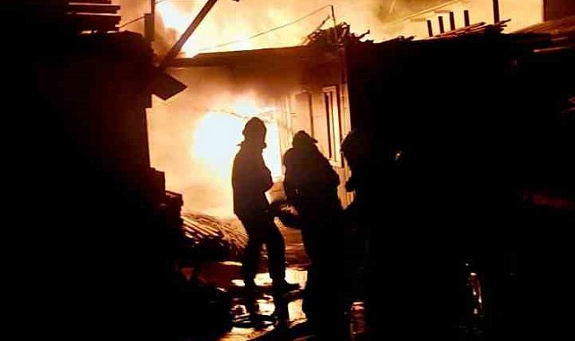 İşçi lojmanları alevlere teslim oldu