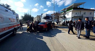 Isparta'da iki otomobil çarpıştı: 4 yaralı