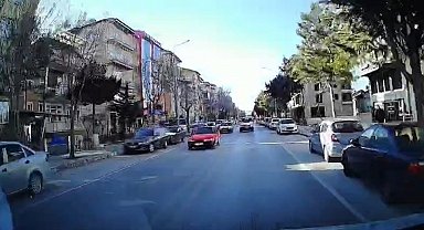 Isparta'da tehlikeli sollama kamerada: Kazadan kıl payı kurtuldu