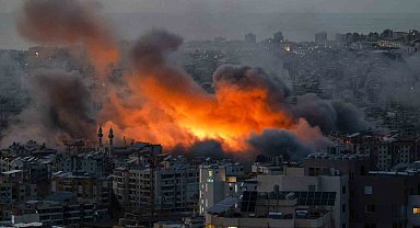 İsrail: "Lübnan'a yönelik saldırılarda İran ve Hizbullah'a ait karargahlar imha edildi"