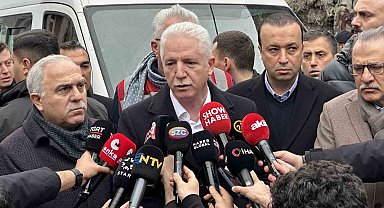 İstanbul Valisi Gül: "9 kişi göçük altında kaldı, 7 kişi hastaneye sevk edildi"