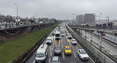 İstanbul'da bayram dönüşü trafik yoğunluğu