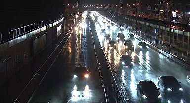 İstanbul'da sağanak yağış etkili oldu