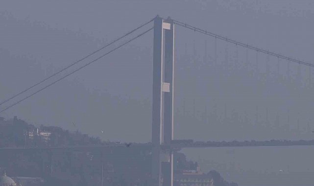 İstanbul'da sis etkisini göstermeye devam ediyor