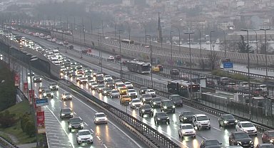 İstanbul'da trafik yoğunluğu yüzde 60'a ulaştı