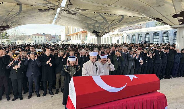 İstanbul'daki kazada şehit olan polis memuru son yolculuğuna uğurlandı
