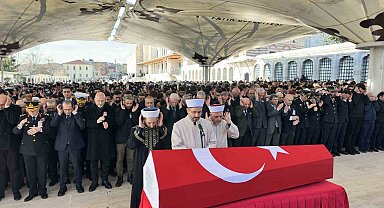 İstanbul'daki kazada şehit olan polis memuru son yolculuğuna uğurlandı