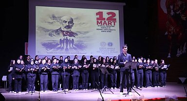 İstiklal Marşı'nın Kabulü ve Mehmet Akif Ersoy'u Anma Programı Edremit'te gerçekleştirildi