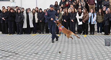 İtaat köpeği Nefes'ten öğrencilere nefes kesen gösteri