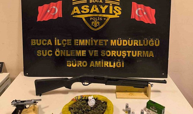 İzmir'de aranan şahıs silah ve uyuşturucuyla yakalandı