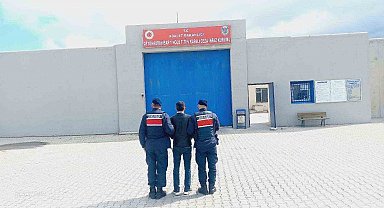 Jandarma çeşitli suçlardan aranan 55 kişiyi yakaladı