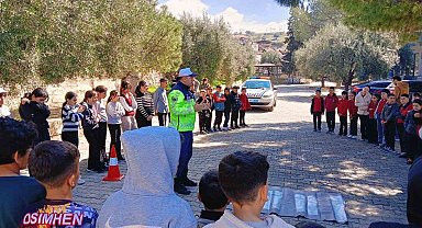 Jandarma ekiplerinden öğrencilere trafik bilinci eğitimi
