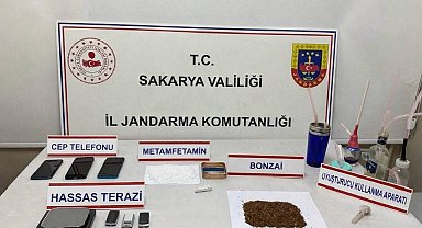Jandarma uyuşturucuya geçit vermiyor: 3 tutuklama