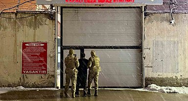 Jandarmadan düzensiz göçmen operasyonu; 7 düzensiz göçmen, 4 organizatör yakalandı