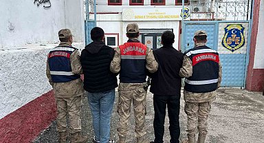 Jandarmadan nokta operasyon: 15 yılı aşkın cezası bulunan 2 firari yakalandı