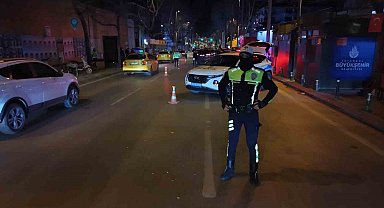 Kadıköy'de denetimler sürüyor: 50 araç men edildi