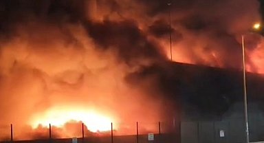 Kadirli OSB'de tavuk fabrikasında yangın: Ekipler müdahale ediyor