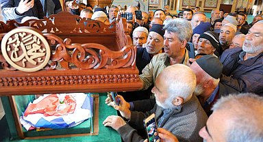 Kahramanmaraş'ta Abdülhamid Han Camii'nde Sakal-ı Şerif ziyarete açıldı
