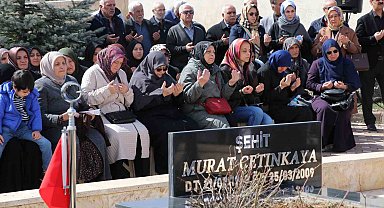 Kahramanmaraş'ta Muhsin Yazıcıoğlu'yla birlikte düşen helikopterde vefat edenler mezarları başında anıldı