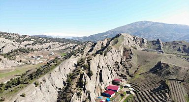 Kahramanmaraş'ta sivri ve keskin kayalar