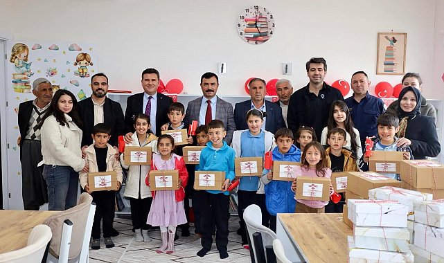 Kahta'daki köy okulunda kütüphane açıldı
