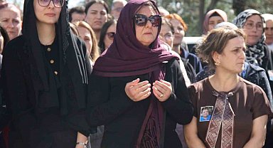 Kanser nedeniyle hayatını kaybeden çocuk doktoru için hastanede tören düzenlendi