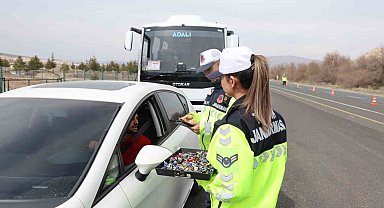 Kapadokya'da jandarmadan tatlı uygulama