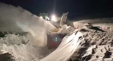 Kar kaplanları Arpaçay'da gece gündüz çalışıyor