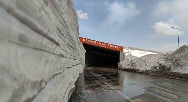 Karabet Geçidi'nde kar kalınlığı 3 metre 52 santim oldu