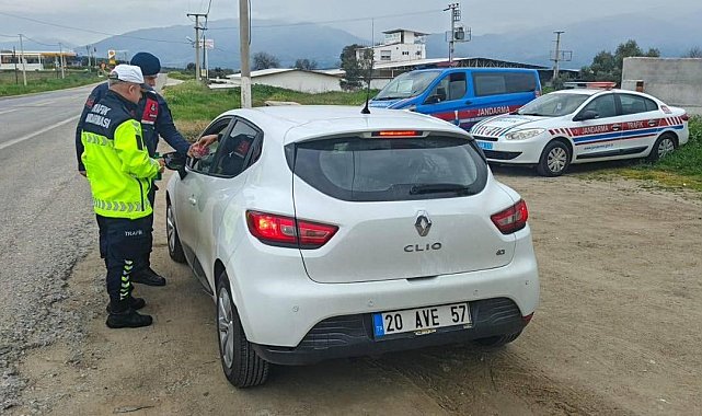 Karacasu'da bayramda trafik ekipleri sahada