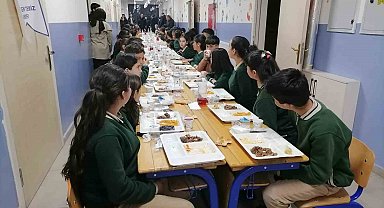 Karaçoban'da okulda "Maarifin kalbinde ramazan" temalı iftar programı